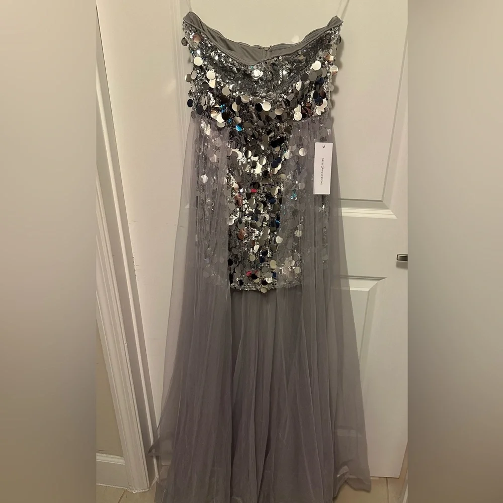 Fareisty silver Sequin strapless mini dress with tulle gown. NWT - Picture 1 of 6